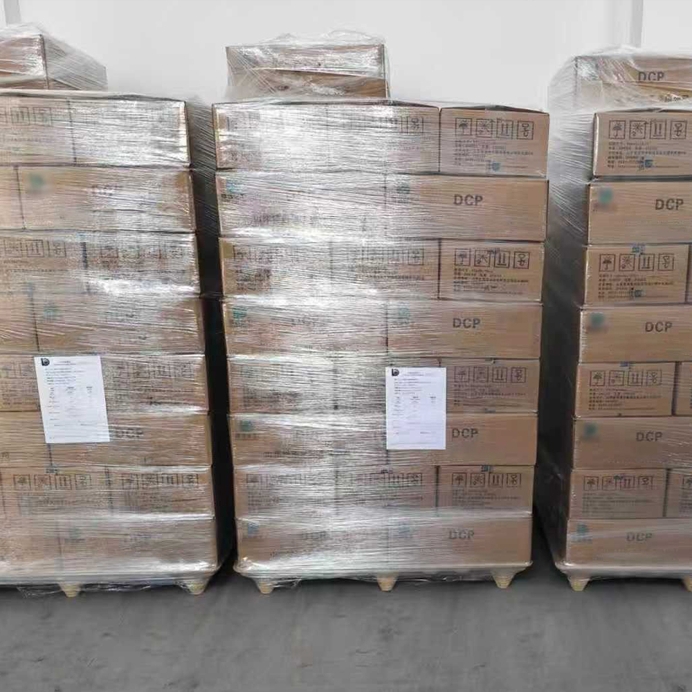  DCP Per&oacute;xido de dicumilo de grado industrial CAS 80-43-3 ONU 3110 Suministro directo de f&aacute;brica Agente reticulante de alta pureza